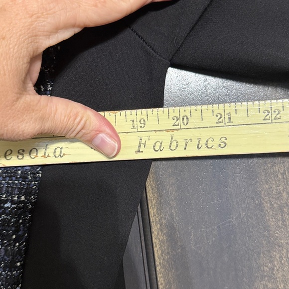 White House Black Market (WHBM) women’s blazer crop tweed black multicolor 10‎ - Picture 9 of 12